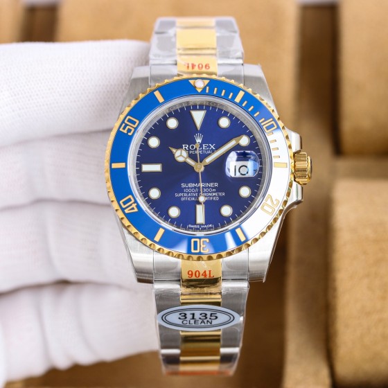 Rolex Submariner Edition Submariner is making a strong comeback!! Especially the bezel of the Green Submariner 116610LV is full of sincerity. The entire ceramic bezel has been completely transformed