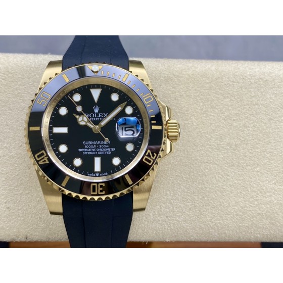 Rolex's new black Submariner SUB
【 Diameter 】41mm
【 Movement 】 Equipped with an automatic mechanical movement
"Circle"