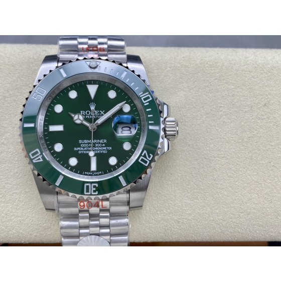 Rolex Submariner SUB Green
【 Diameter 】40mm
【 Movement 】 Equipped with an automatic mechanical movement
【 Circle Mouth 】 Tao