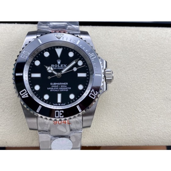 Rolex Undated Black Submariner SUB Submariner
【 Diameter 】41mm
【 Movement 】 Equipped with an automatic mechanical movement
"Circle"