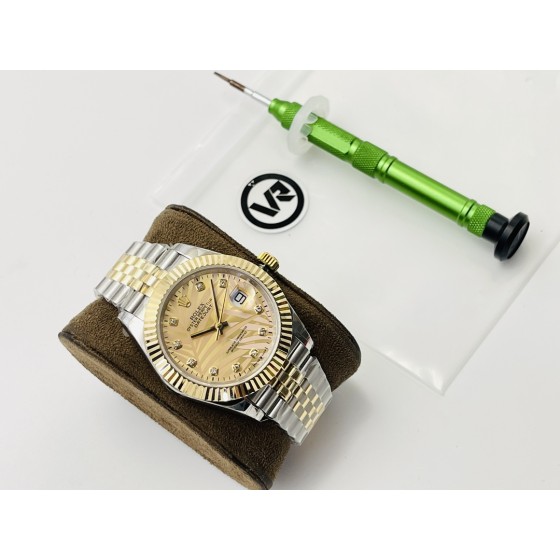 1 ️ ️【 dimensions 】 diameter 41MM, thickness 12MM!
2 ️ ️ [movement] Equipped with the 2836 movement, strictly tuned to ensure accurate timekeeping