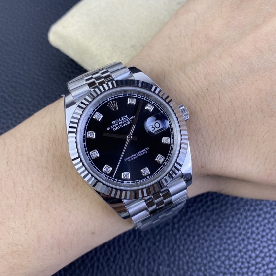 Rolex Datejust series 41mm
It is equipped with a 1:1 Super 3235 integrated movement, a 72-hour scratch-free movement, and a decorated movement
