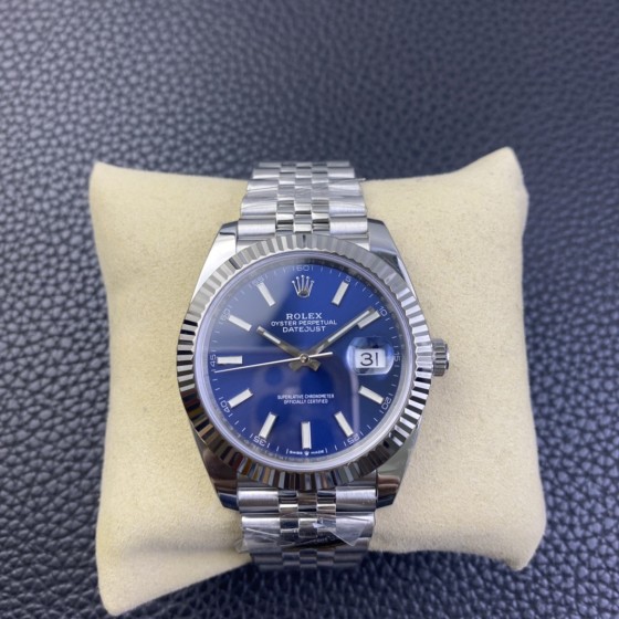 Rolex 126334 DATEJUST
Equipped with a 1:1 Super 3235 integrated movement, it offers a 72-hour power supply