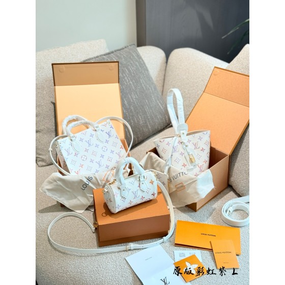 Small pillow
Wow! The new LV Dream series bag in dreamy purple is so amazing! Dear family members, LV is here to harvest again!

The romance of July