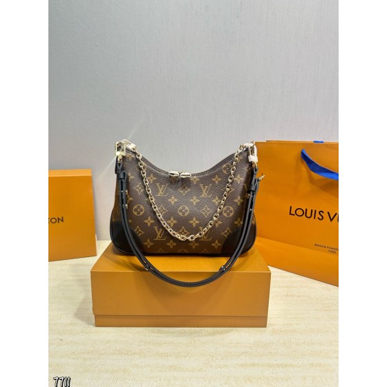 Rolex Daytona

Rolex's best-selling classic Daytona series automatic mechanical movement
The case material of the 40mm watch is made of 9