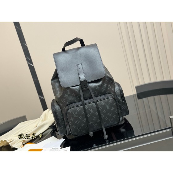 Rolex Daytona

Rolex's best-selling classic Daytona series automatic mechanical movement
The case material of the 40mm watch is made of 9