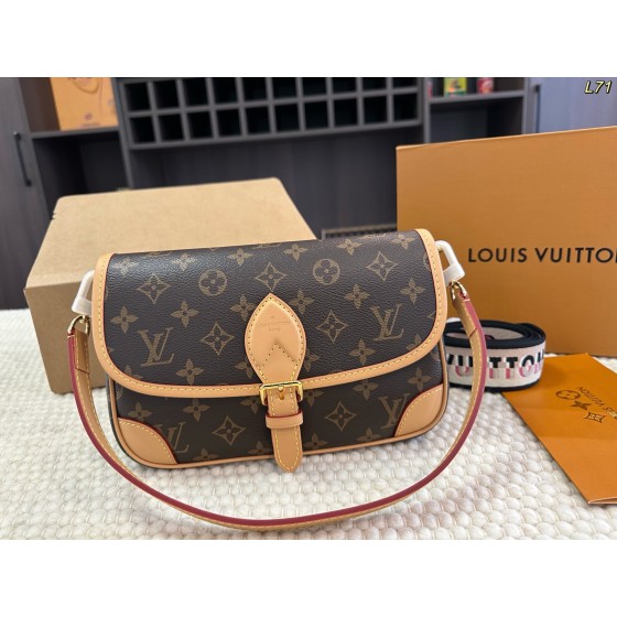 Rolex GMT


The best-selling Rolex GMT two-tone ceramic model is made with high-precision high-temperature one-piece firing technology and fully automatic mechanical equipment