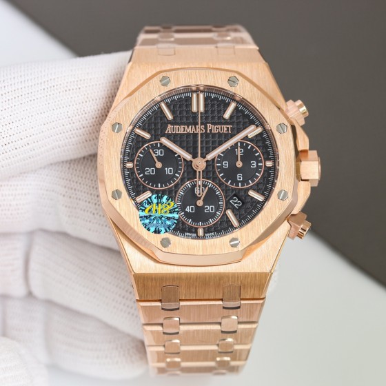 The new 26240 chronograph from AP/ Audemars Piguet Royal Oak series features the same 7750 chronograph movement as the genuine one (6-position small seconds transparent case back)