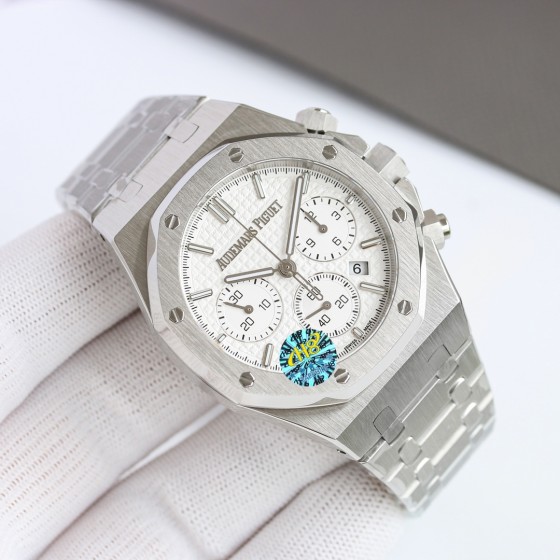 The new 26240 chronograph from AP Audemars Piguet Royal Oak series features the same 7750 chronograph movement as the genuine one (6-position small seconds transparent case back)