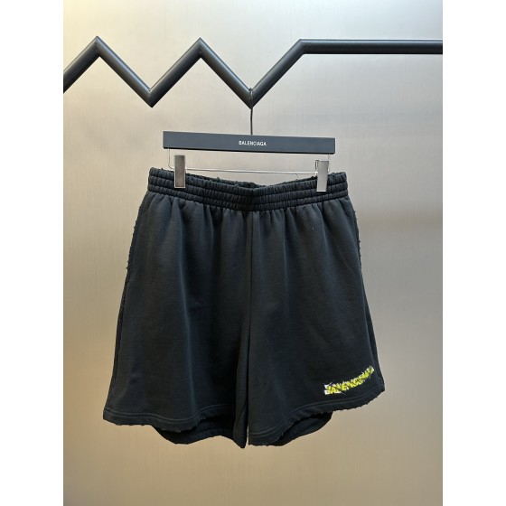 Parisian yellow tape shorts

Distressed trim, elastic waistband, two slanted pockets on the side, and messy spray art piece on the left leg