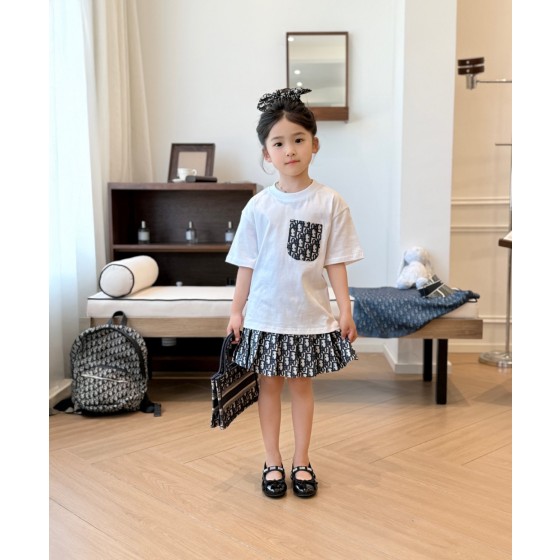 Dior, high-end children's clothing, boys' and girls' T-shirts, front pockets and back graphics, pieced together with Dior's classic monogram elements, selected 175g pure