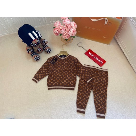 LV high-end children's clothing, boys' and girls' Hayi sets, knitted color-blocking split design, made of high-quality pure cotton thread knitted fabric, comfortable and good-looking to wear, size: 66