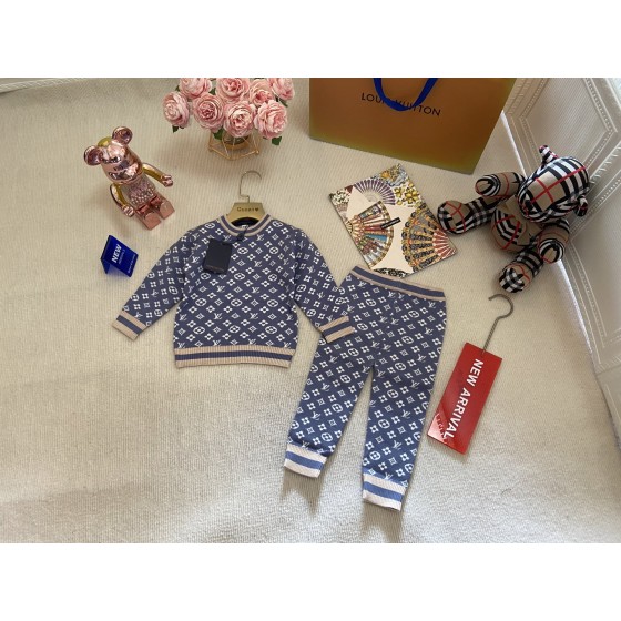 LV high-end children's clothing, boys' and girls' Hayi sets, knitted color-blocking split design, made of high-quality pure cotton thread knitted fabric, comfortable and good-looking to wear, size: 66