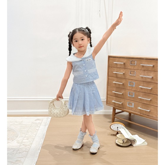 Miumiu Miao Miao, high-end children's clothing, girls' dress sets, blue and white lace, a bit cool, a bit artistic, a bit natural, and like the summer breeze blowing by the seaside