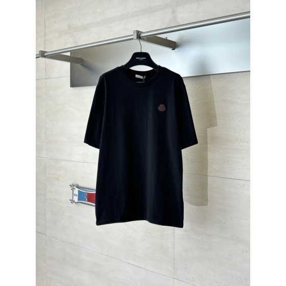 Moncle*/ Moncle logo stamp embroidered solid-color short-sleeved T-shirt

Size: S/M/L/XL
