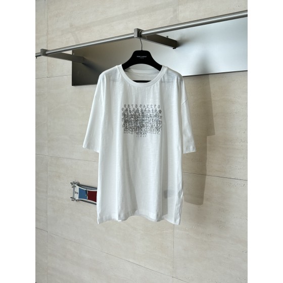 Maison Margiel*/ Maison MM6 Digital Print Loose short-sleeved T-shirt

The chest features the brand's classic digital matrix