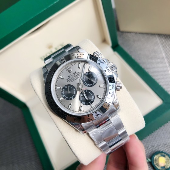 ROLEX- Daytona series. A masterpiece crafted with meticulous care. Each watch undergoes strict testing with almost zero return for repair and is equipped with the super stable 7750