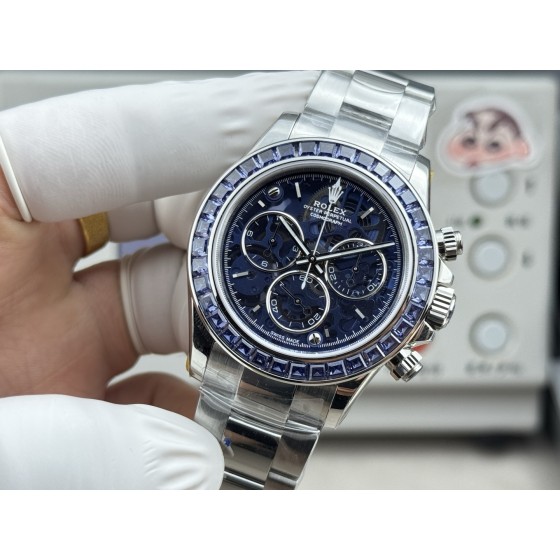 劳力士-ROLEX 🎮LB2 迪通拿“极地冰川”以蓝为境 以械为骨
腕间藏着深海的静谧与时间的精密